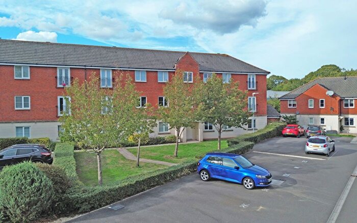 2 Bedroom Flat For Sale In Powis Close, Newport, NP10