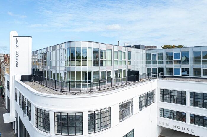 2 Bedroom Flat To Rent In Plot, Len House, Maidstone, Kent, ME15