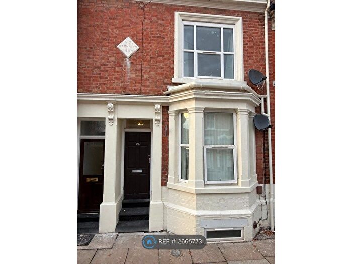 2 Bedroom Maisonette To Rent In Colwyn Road, Northampton, NN1