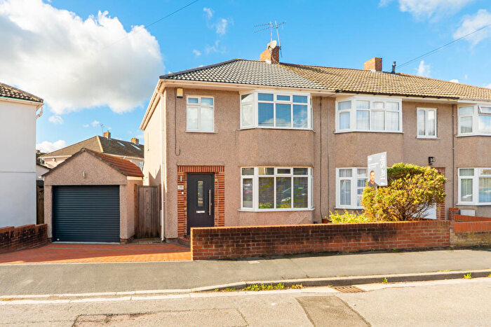 3 Bedroom End Of Terrace House For Sale In Hunters Road, Bristol, BS15