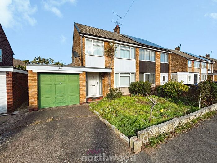 3 Bedroom Semi-Detached House For Sale In Cleveland Way, Hatfield, Doncaster, DN7