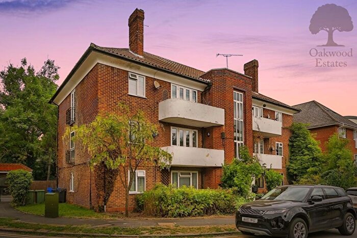 2 Bedroom Flat To Rent In Courtlands, Maidenhead, SL6