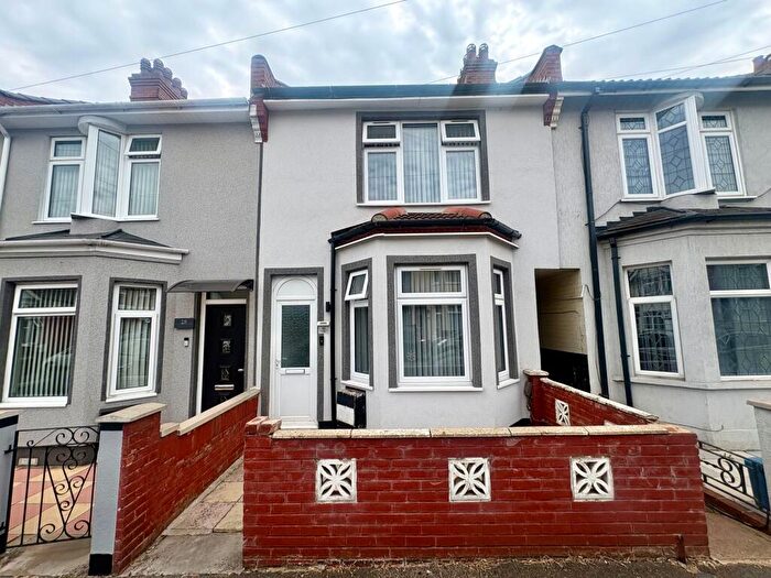 3 Bedroom Terraced House For Sale In Mansfield Road, Luton, LU4