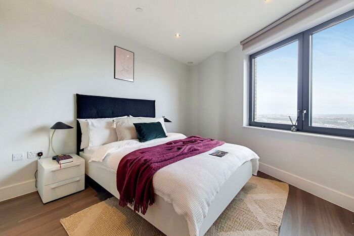 2 Bedroom Flat To Rent In Uncle Southall, Southall, London, UB2