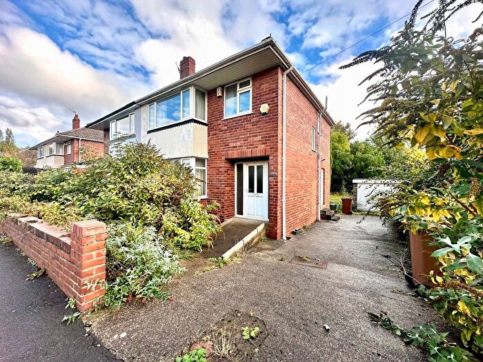 3 Bedroom Semi-Detached House For Sale In Cyprus Avenue, Wakefield, West Yorkshire, WF1