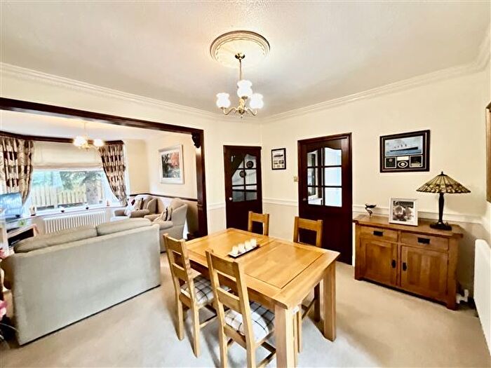 4 Bedroom Semi-Detached House For Sale In Hastilar Road South, Sheffield, S13