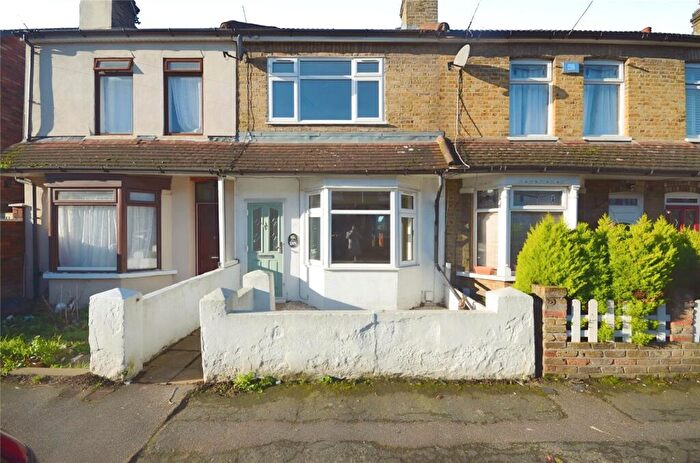 3 Bedroom House To Rent In Douglas Road, Hornchurch, Essex, RM11