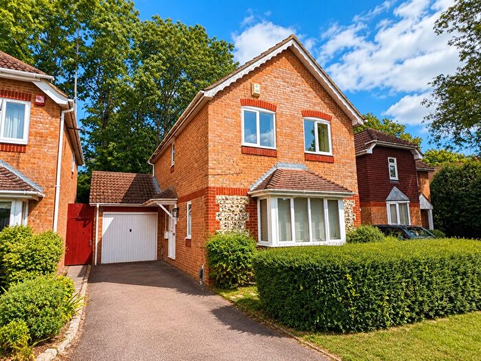 3 Bedroom Detached House For Sale In Burlington Close, Pinner, Middlesex, HA5