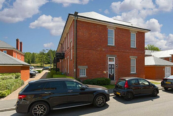 2 Bedroom Flat For Sale In Glanville Way, Epsom, KT19