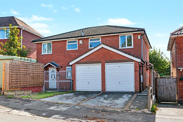 3 Bedroom Semi-Detached House For Sale In Ravenswood Road, Arnold, Nottingham, NG5