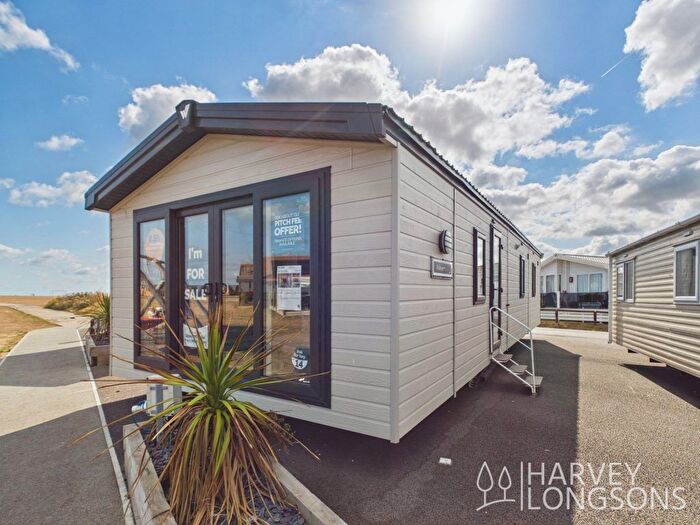 2 Bedroom Lodge For Sale In St. Johns Road, Whitstable, CT5
