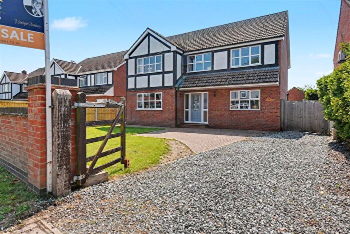 4 Bedroom Detached House For Sale In Front Street, Ulceby, DN39