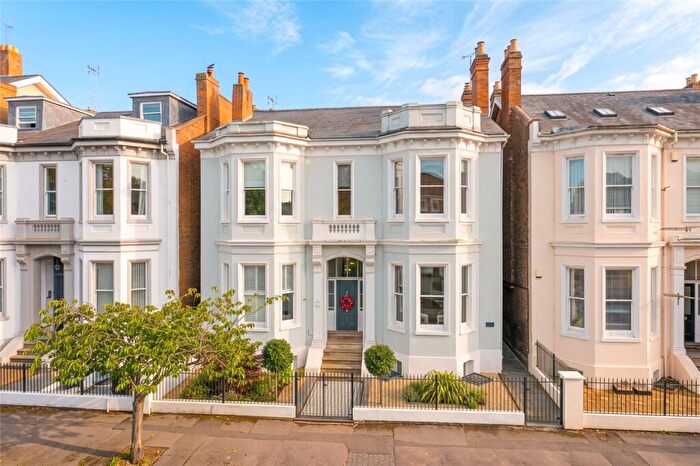 5 Bedroom Semi-Detached House For Sale In Leam Terrace, Leamington Spa, Warwickshire, CV31