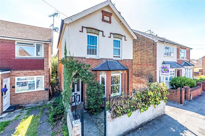 3 Bedroom Detached House For Sale In Chantry Road, Chertsey, Surrey, KT16