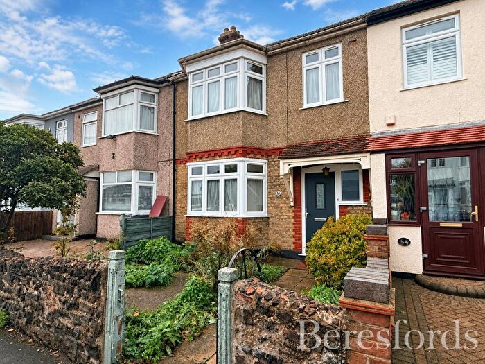 3 Bedroom Terraced House For Sale In Rainsford Way, Hornchurch, RM12