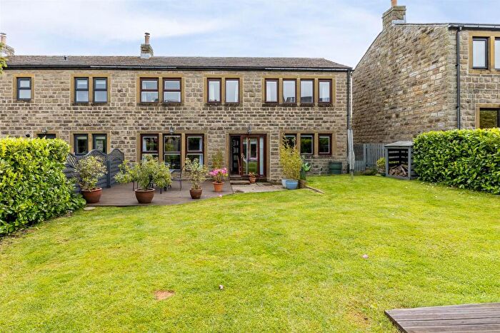 4 Bedroom Semi-Detached House For Sale In Windmill View, Scholes, Holmfirth, HD9