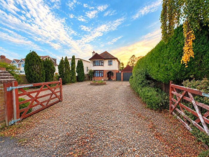 3 Bedroom Detached House For Sale In Dorchester Road, Redlands, DT3