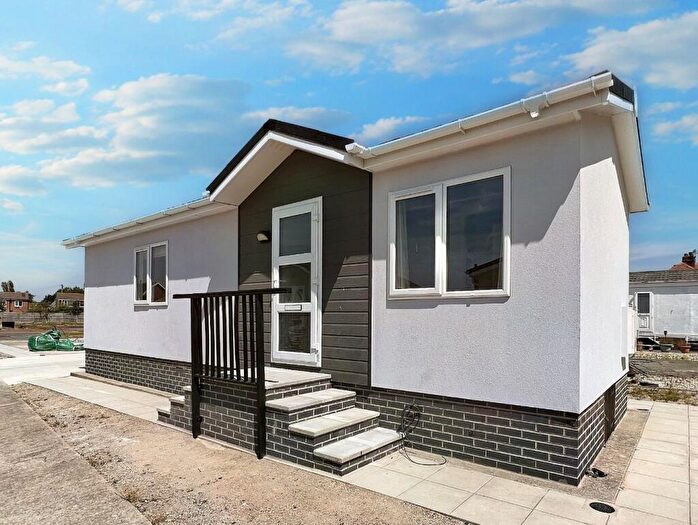 1 Bedroom Park Home For Sale In Newholme Park, FY3