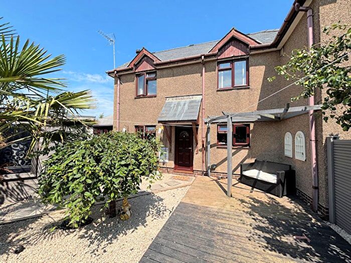 3 Bedroom Semi-Detached House For Sale In Bryncrug, LL36