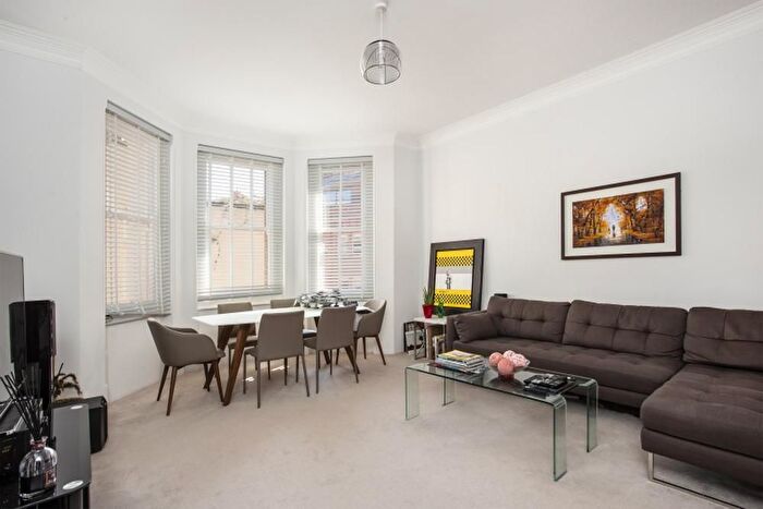 3 Bedroom Flat To Rent In Lauderdale Road, Maida Vale, London, W9