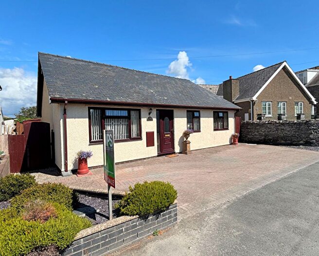 3 Bedroom Detached Bungalow For Sale In Tywyn, LL36