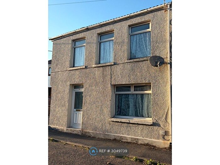 2 Bedroom End Of Terrace House To Rent In Springfield Terrace, Burry Port, SA16