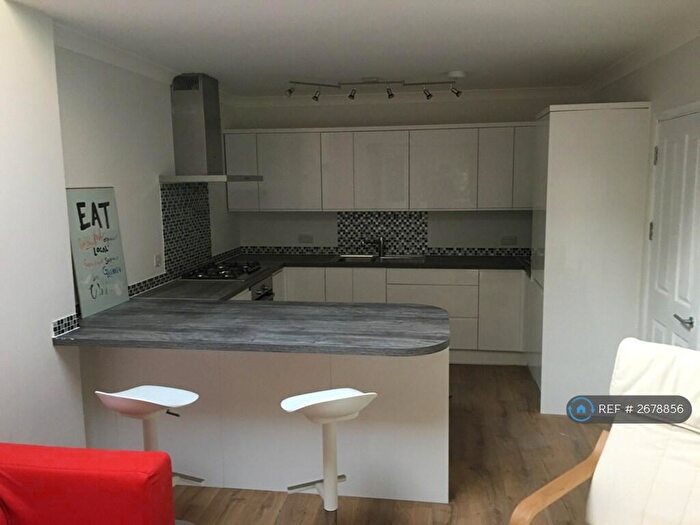 5 Bedroom Semi-Detached House To Rent In Battery Hill, Winchester, SO22