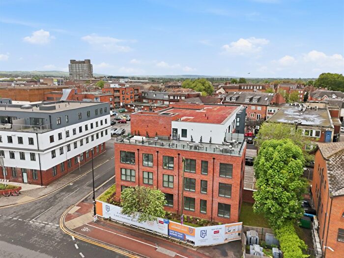 1 Bedroom Flat For Sale In Cambridge Place, Aylesbury, HP20