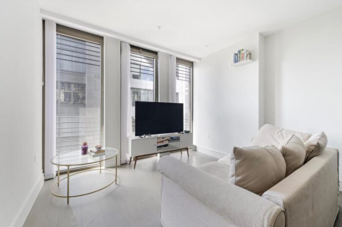 1 Bedroom Apartment For Sale In Sky Residences At One Bishopsgate Plaza, London, EC3A