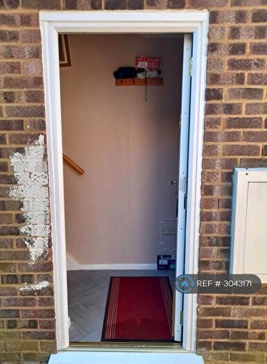 2 Bedroom Maisonette To Rent In Copenhagen Close, Luton, LU3