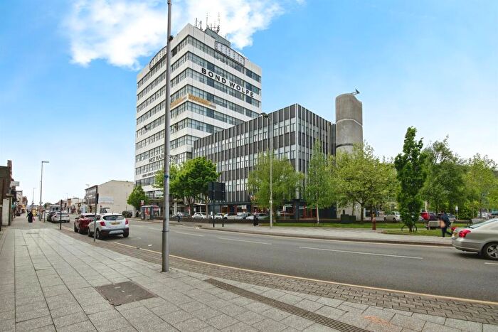 1 Bedroom Apartment For Sale In High Street, West Bromwich, B70