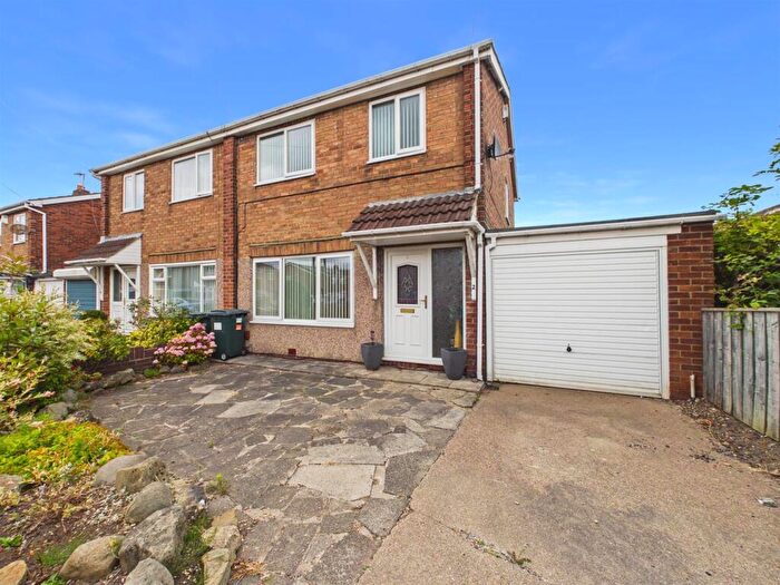 3 Bedroom Semi-Detached House For Sale In Beaufront Close, Wardley, Gateshead, NE10
