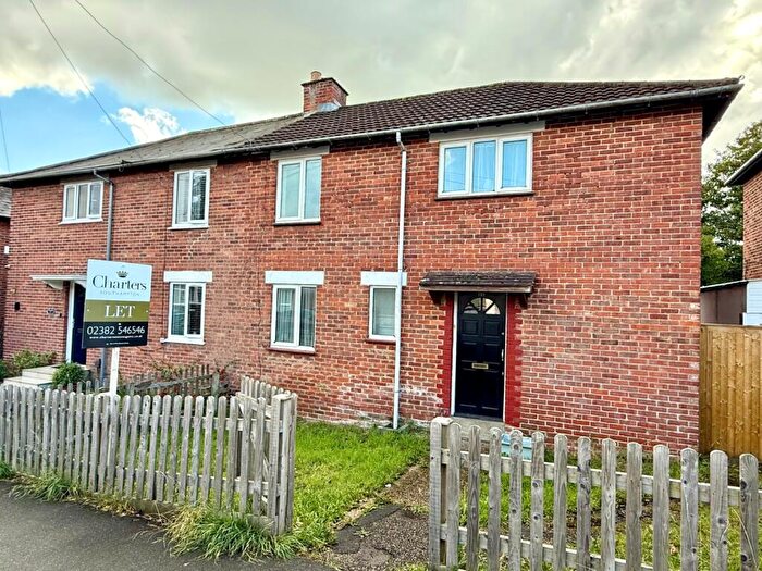 4 Bedroom Semi-Detached House To Rent In Broadlands Road, Southampton, Hampshire, SO17