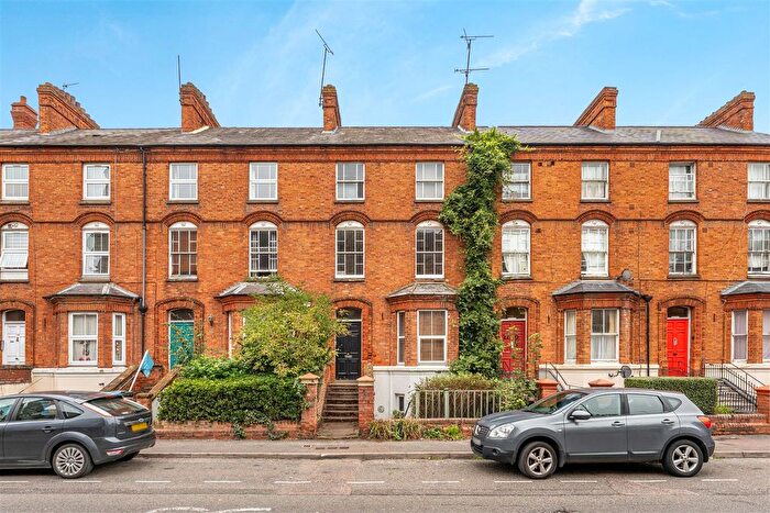 2 Bedroom Flat For Sale In Marlborough Road, Banbury, OX16