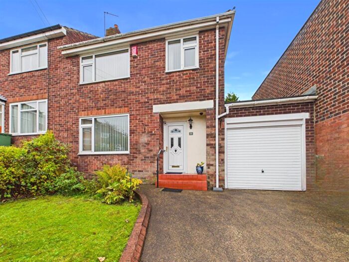 2 Bedroom Semi-Detached House For Sale In Cherrytree Gardens, Gateshead, NE9