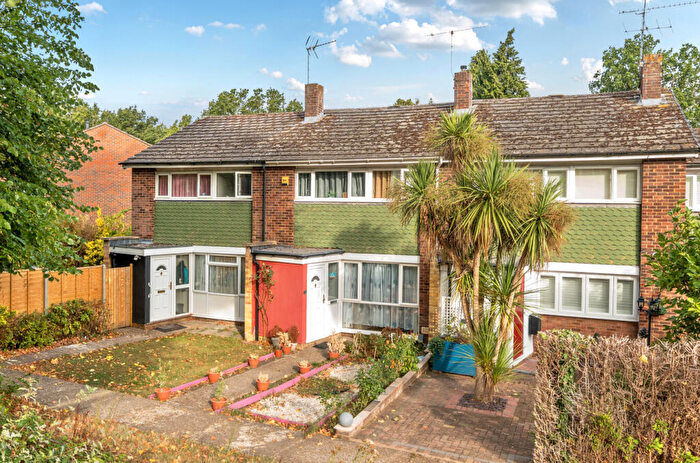 3 Bedroom Terraced House For Sale In Broad Street, Guildford, Surrey, GU3