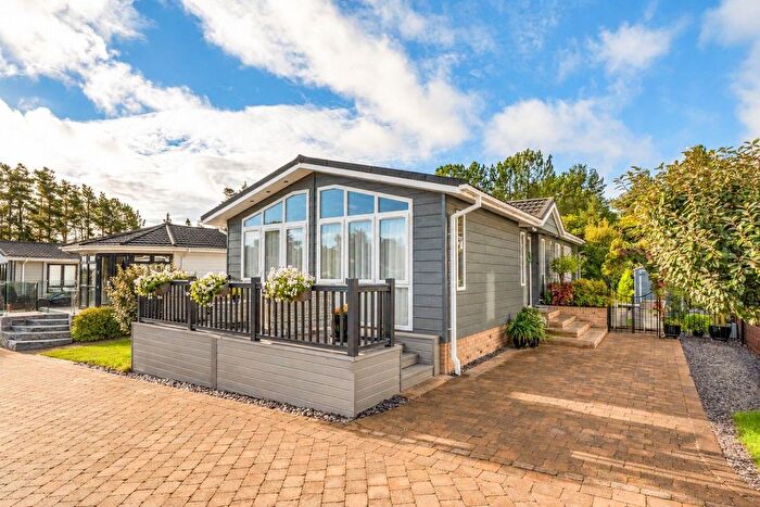 2 Bedroom Mobile/park Home For Sale In Ash Tree Close, Silver Mists Park, Matchams Lane, St Leonards, Dorset, BH24