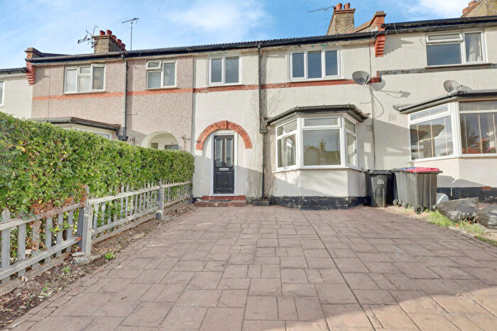 3 Bedroom Terraced House For Sale In Manchester Drive, Leigh-on-sea, SS9