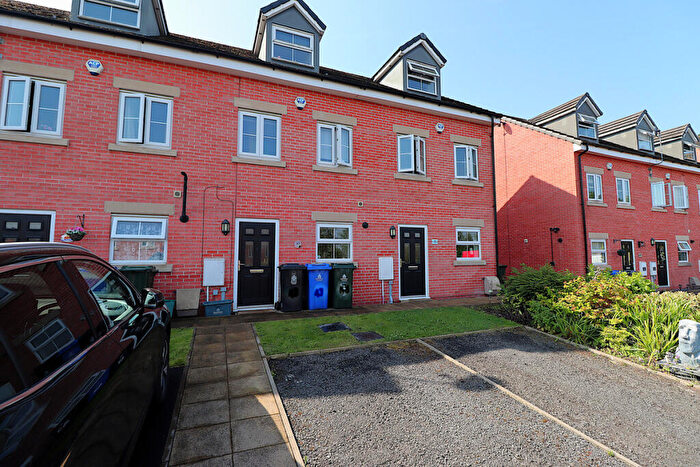 3 Bedroom Town House For Sale In Harper Rise, Denaby Doncaster, DN12