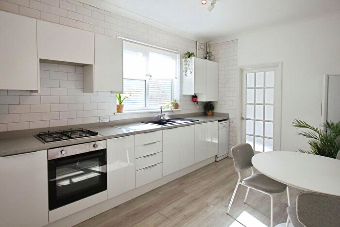 3 Bedroom Semi-Detached House For Sale In Pontygwindy Road, Caerphilly, CF83