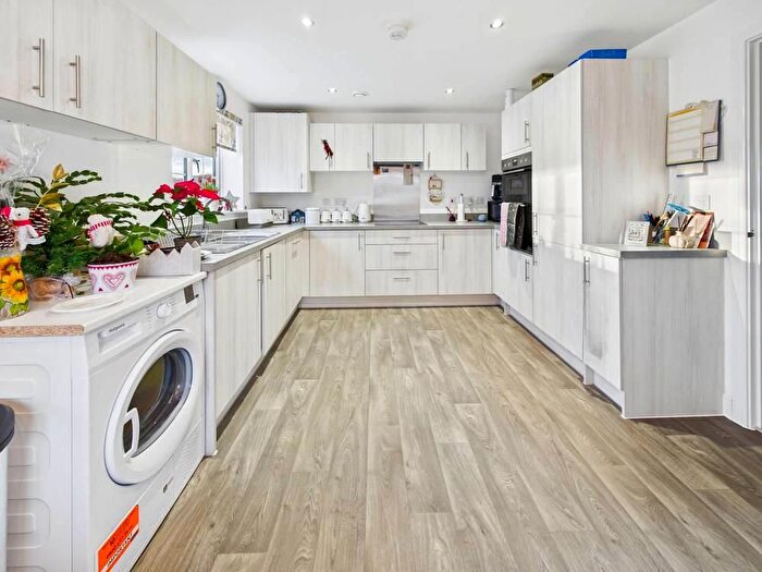 3 Bedroom Detached House For Sale In Princes Drive, Pontefract, WF8