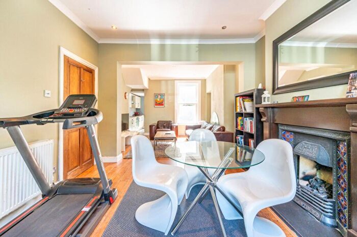 2 Bedroom House To Rent In Caistor Park Road, Stratford, London, E15
