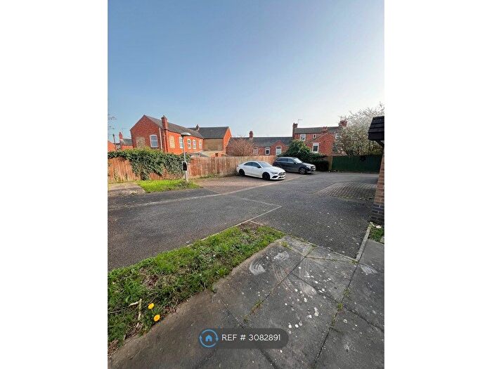 1 Bedroom Flat To Rent In Clarence Avenue, Northampton, NN2