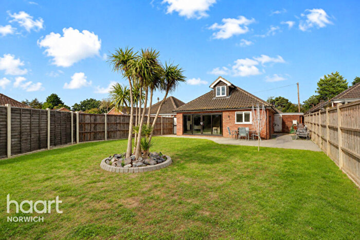 4 Bedroom Detached Bungalow For Sale In Hamond Road, Norwich, NR6
