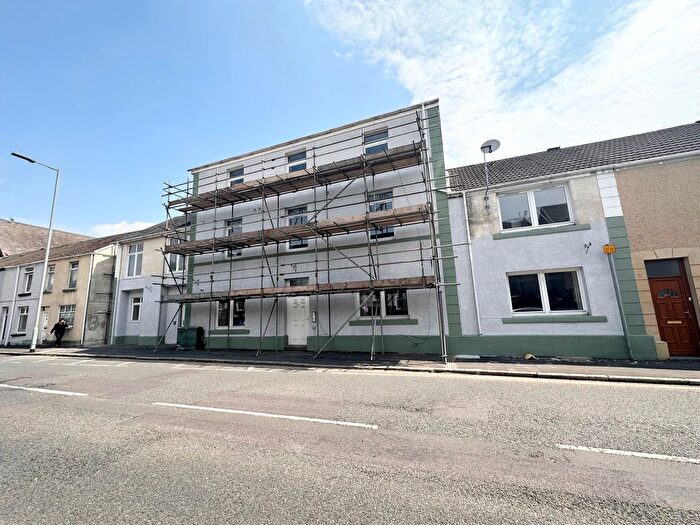 1 Bedroom Flat To Rent In Neath Road, Swansea, SA6