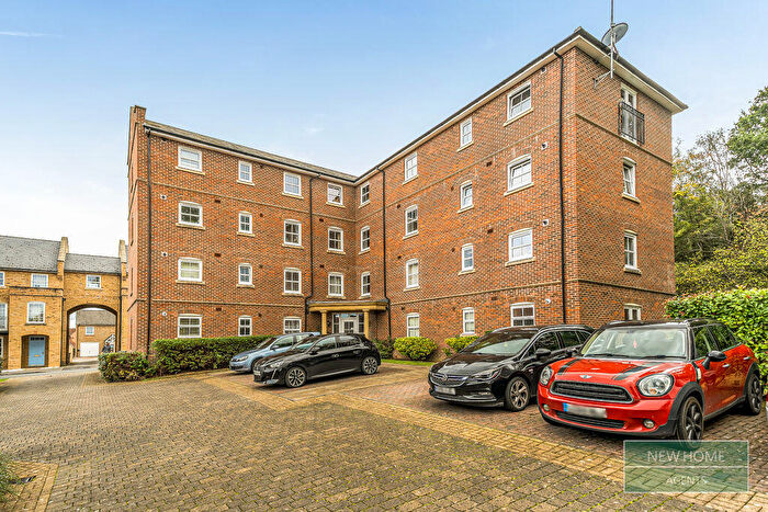 2 Bedroom Flat For Sale In Rockbourne Road, Sherfield-on-Loddon, Hook, RG27
