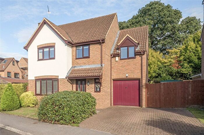 4 Bedroom Detached House For Sale In Comfrey Close, Wokingham, Berkshire, RG40