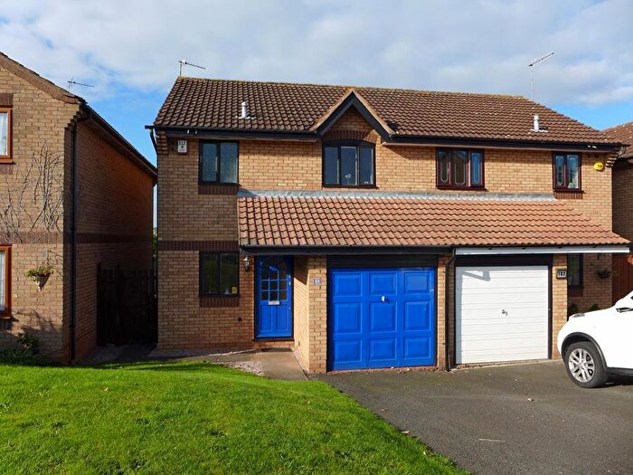 3 Bedroom Semi-Detached House To Rent In Trinity Road, Stourbridge, DY8