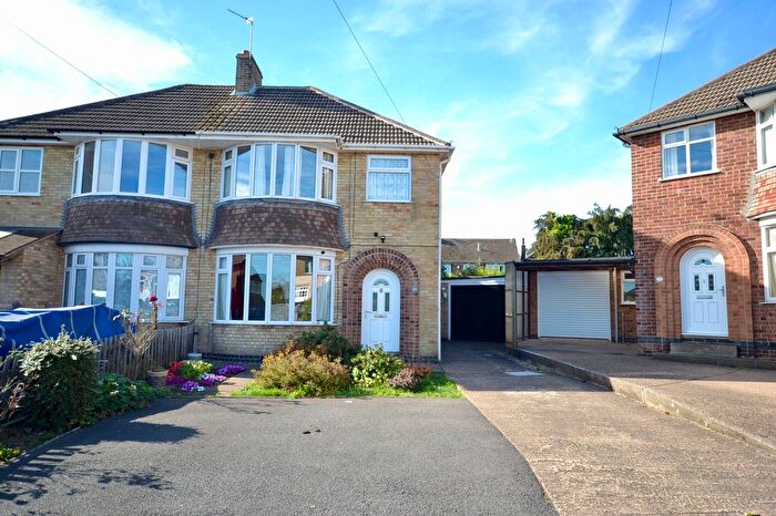 3 Bedroom Semi-Detached House For Sale In Beaufort Avenue, Loughborough, LE11