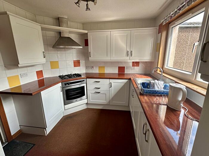 4 Bedroom Semi-Detached House For Sale In Whiteshaw Avenue, Carluke, South Lanarkshire, ML8